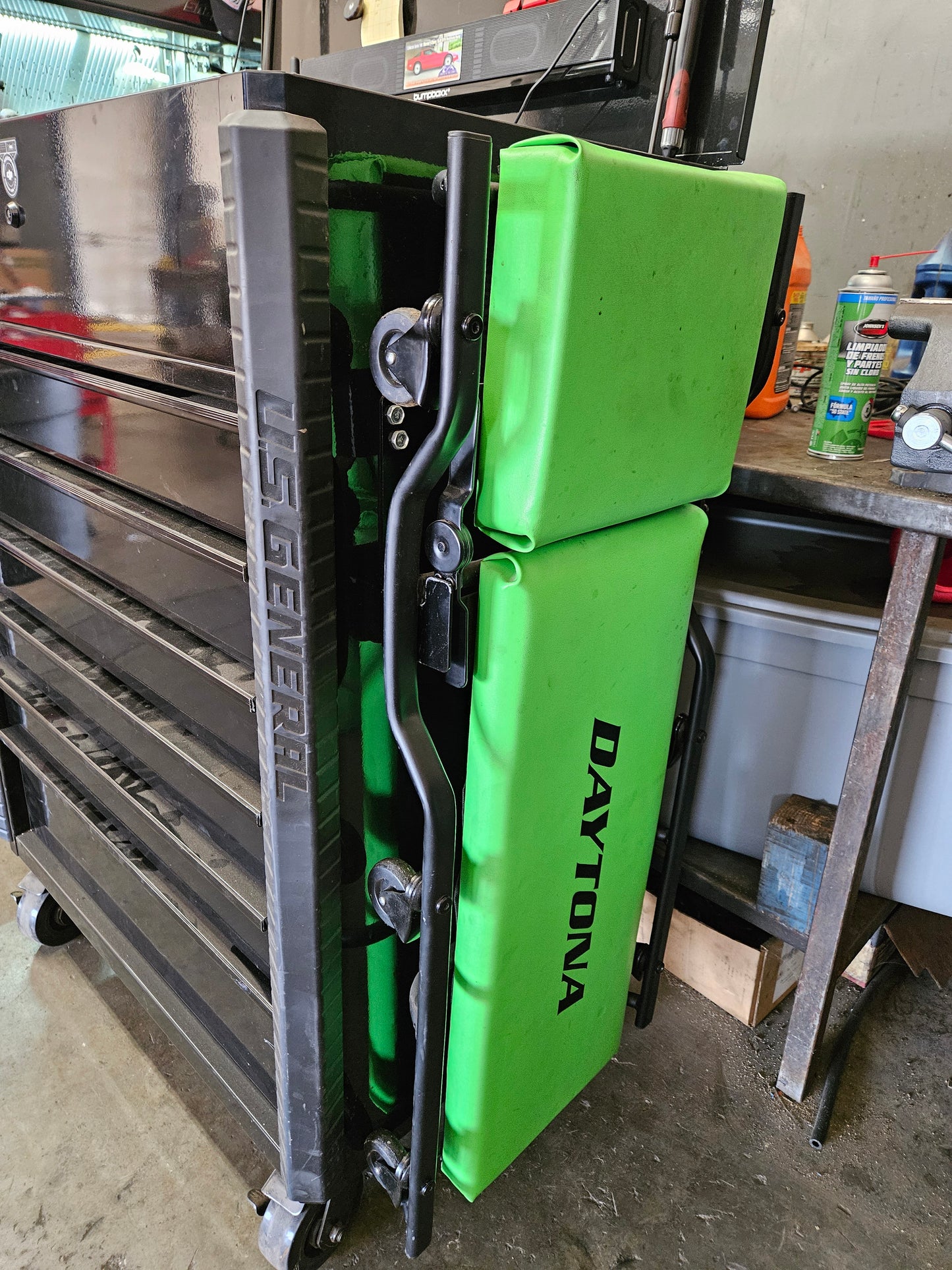 Daytona Creeper Rack
